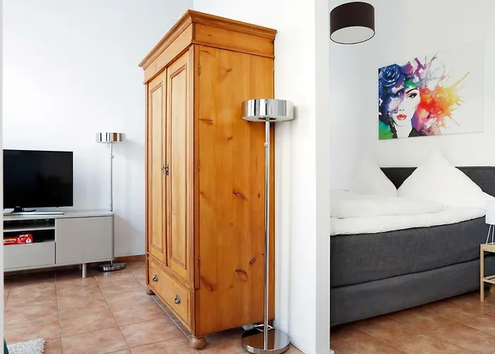 Swine By Rockchair Apartments L Superhost Status L Cozy Family & Business Flair In City Center \